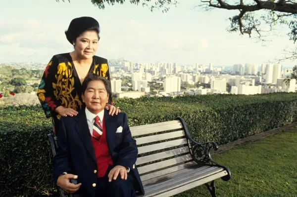 THE FALL OF PHILIPPINES FERDINAND MARCOS IN FEBRUARY 22 ,1986 ,THE END OF AN ERA "MARCOS" 