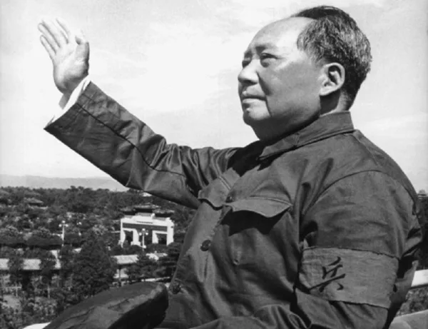 MAO ZEDONG (1893 -1976 ) WAS A NATIONALIST ICON,HE WAS FOUNDED THE PEOPLE'S REPUBLIC OF CHINA AND LEADER OF THE REVOLUTIONARY VANGUARD IN THE COMMUNIST OF CHINA FROM ITS ESTABLISHMENT IN 1949 UNTIL HIS DEATH IN 1976.